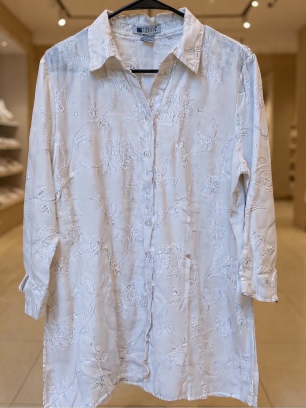 Carol Little Women's Classic Linen embroidered blouse - Size XL